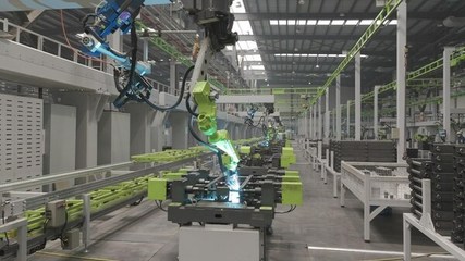 新華絲路:中聯(lián)重科智能高機(jī)以高空作業(yè)機(jī)械創(chuàng)新謀求高質(zhì)量發(fā)展